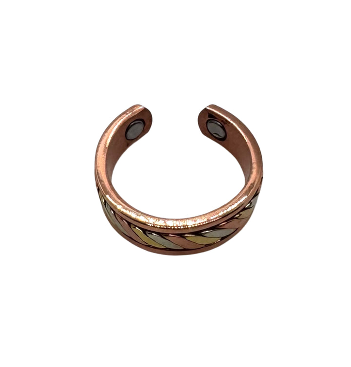 Magnetic 3 Metal Twist Ring image 1